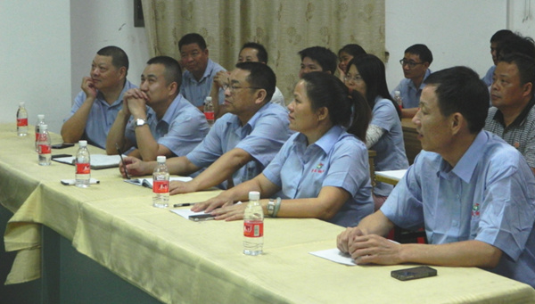 2013年11月17日正睿咨詢金濤老師對企業(yè)中高層培訓《高校組織打造》現場