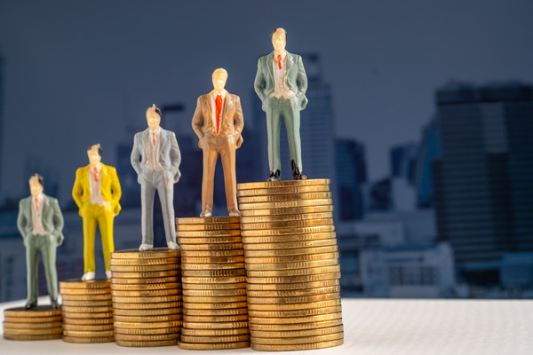 集團(tuán)財(cái)務(wù)整合優(yōu)化：降低成本，提高資金使用效率