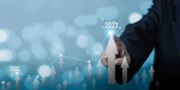 企業(yè)應(yīng)該如何調(diào)整和優(yōu)化年度經(jīng)營計(jì)劃？