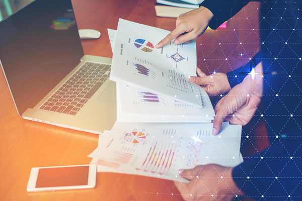 年度經(jīng)營(yíng)計(jì)劃中的多方面分析和策略制定如何操作？