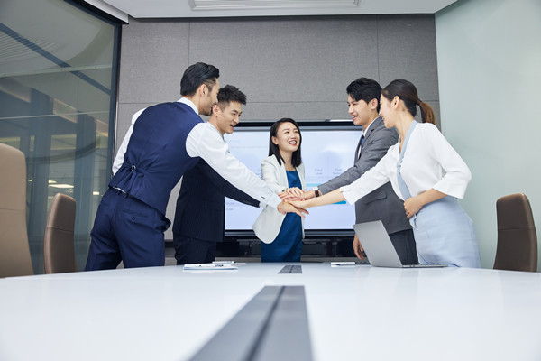 組織規(guī)劃咨詢：協(xié)助企業(yè)建立高效團隊，提升員工素質(zhì)