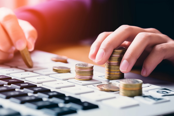 跨行業(yè)薪酬對(duì)比分析：掌握行情，引領(lǐng)企業(yè)薪酬戰(zhàn)略