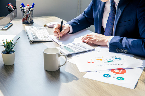 跨行業(yè)薪酬對(duì)比分析：掌握行情，引領(lǐng)企業(yè)薪酬戰(zhàn)略