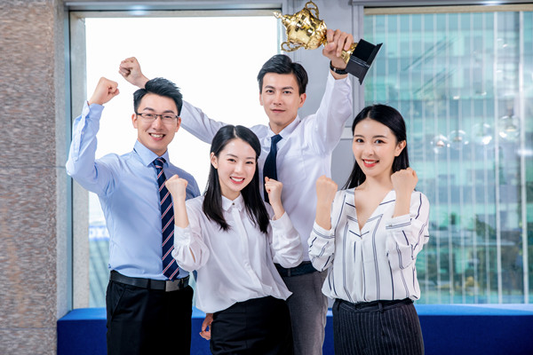 優(yōu)化組織內(nèi)部協(xié)同與溝通機制，提高組織效率和執(zhí)行力