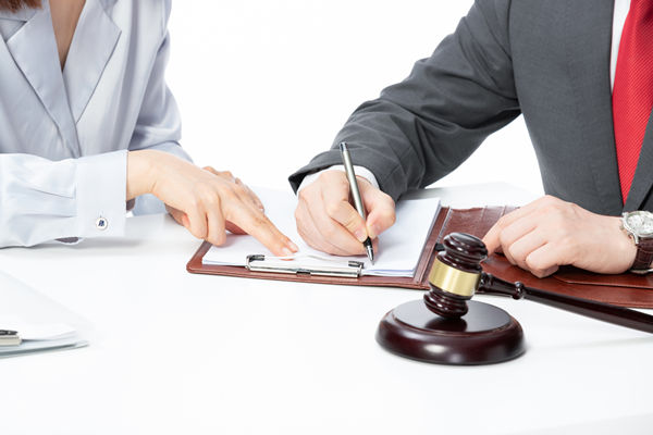 集團法務合規(guī)管控：保障企業(yè)合法權(quán)益，降低法律風險