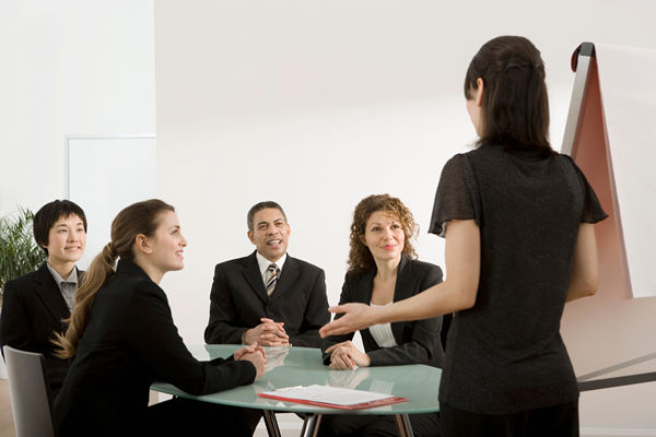 對組織流程進行優(yōu)化再造，提高工作效率和降低成本