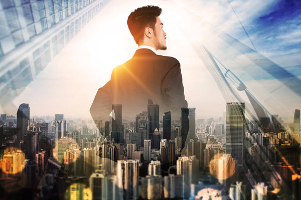 轉(zhuǎn)變戰(zhàn)略思維，適應市場變化，推動企業(yè)發(fā)展