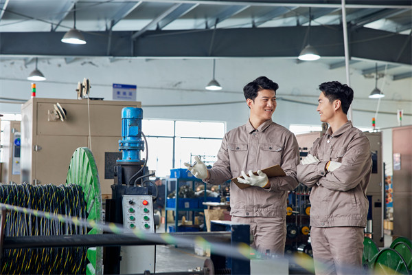 制造業(yè)管理新策略，引領(lǐng)企業(yè)高效運(yùn)營，提升競爭力