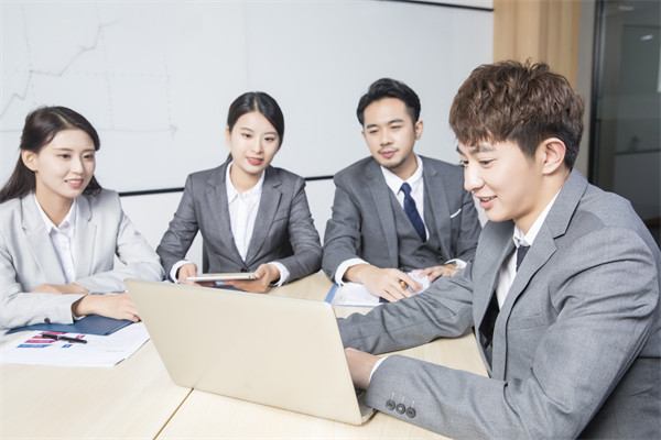 薪酬與員工發(fā)展：促進(jìn)員工成長(zhǎng)，提高工作動(dòng)力