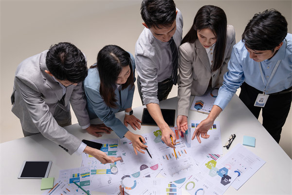 制定精準(zhǔn)經(jīng)營(yíng)計(jì)劃，引領(lǐng)企業(yè)穩(wěn)健發(fā)展，實(shí)現(xiàn)長(zhǎng)遠(yuǎn)目標(biāo)