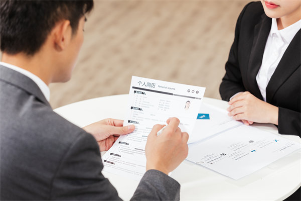 人才挖掘與選拔：全面評(píng)估候選人能力，選拔優(yōu)秀人才