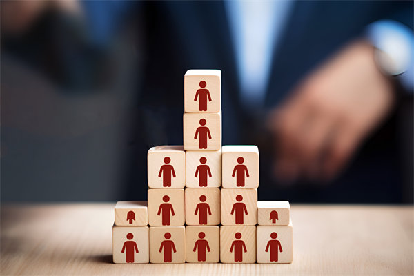 企業(yè)的發(fā)展戰(zhàn)略不僅僅是老板一個(gè)人的問(wèn)題，還有誰(shuí)？