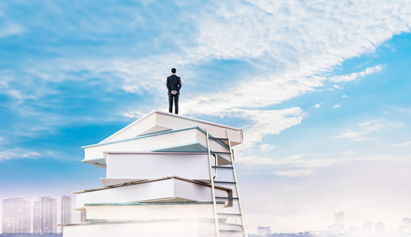 年度經(jīng)營計劃中如何平衡短期收益與長期戰(zhàn)略投資？