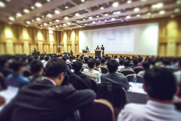 面對(duì)人才流失，企業(yè)應(yīng)采取哪些策略留住關(guān)鍵員工？