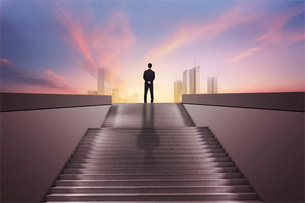 組織規(guī)劃中的關鍵角色定位與職責分配策略是什么？