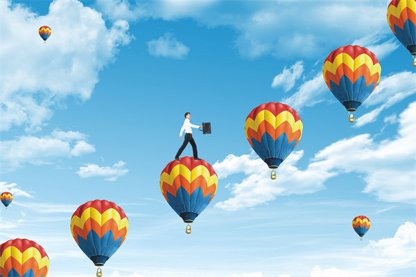 集團人才戰(zhàn)略：如何促進內部流動與外部吸引？