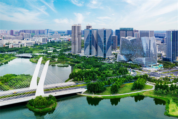 管理咨詢?nèi)绾沃︵嵵萜髽I(yè)實現(xiàn)市場競爭力的提升？