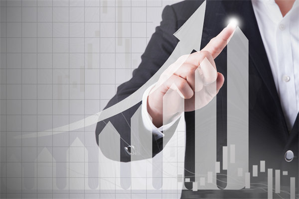 如何平衡長期戰(zhàn)略規(guī)劃與短期預(yù)算目標(biāo)的矛盾與沖突？