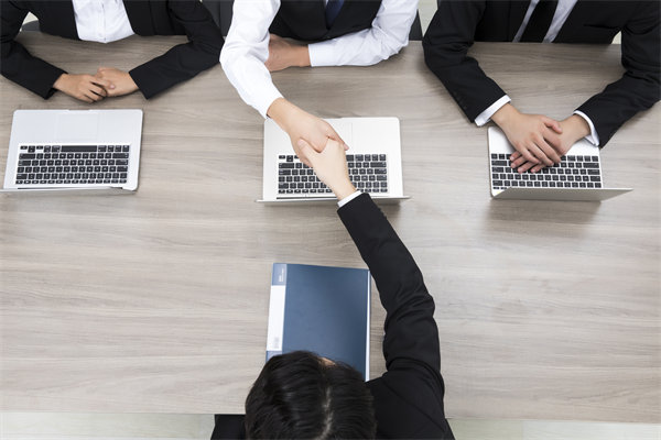 如何有效招聘并留住頂尖人才，提升團(tuán)隊(duì)競(jìng)爭(zhēng)力？