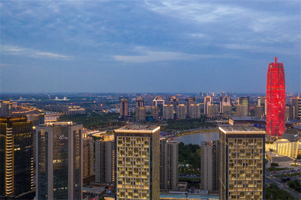 管理咨詢?nèi)绾沃︵嵵葜行∑髽I(yè)突破發(fā)展瓶頸？