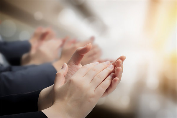 00后吐槽公司無效加班被開除，企業(yè)戰(zhàn)略有何感悟？