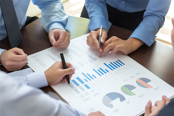 集團管控中，如何確保子公司戰(zhàn)略與集團目標一致？