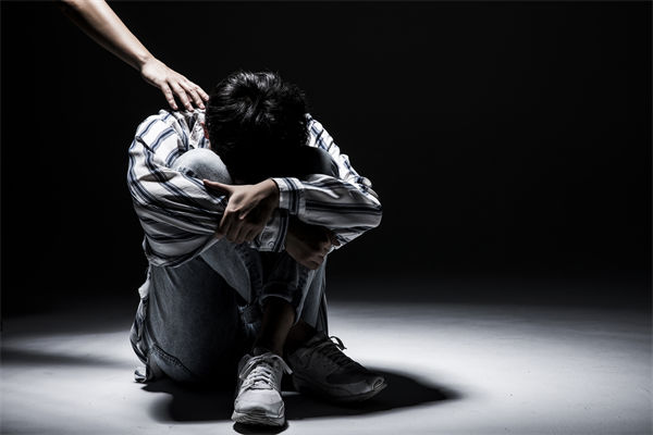 女子漏接電話被市監(jiān)所工作人員辱罵，人力資源管理有何感悟？