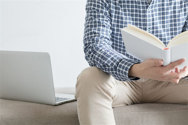 面對(duì)市場快速變化，組織規(guī)劃如何保持靈活性與前瞻性？