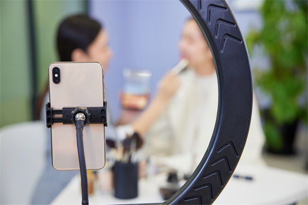 中國(guó)消費(fèi)者開(kāi)始擁抱俄貨，國(guó)內(nèi)制造業(yè)怎么應(yīng)對(duì)？