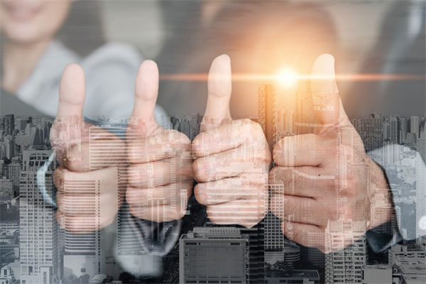 薪酬管理中，如何考慮員工個人發(fā)展，實(shí)現(xiàn)長期激勵？