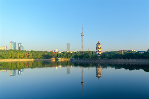 長沙年度經(jīng)營計劃咨詢公司如何為企業(yè)定制精準(zhǔn)戰(zhàn)略計劃？