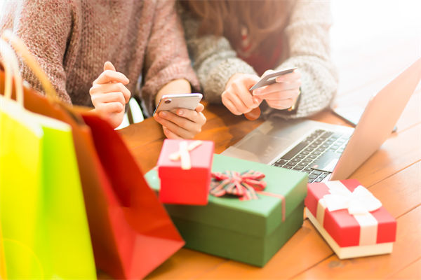 品牌戰(zhàn)略管理中，如何有效應(yīng)對市場變化與消費(fèi)者需求？