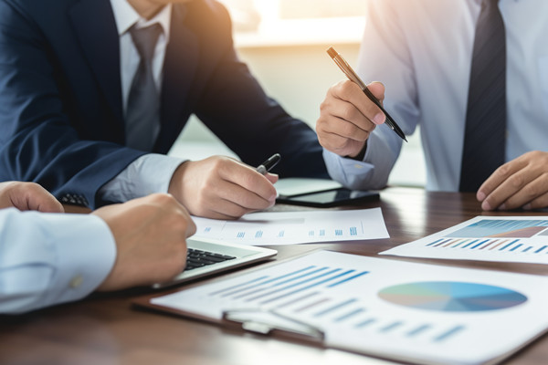 預(yù)算編制時，如何確保數(shù)據(jù)真實，避免信息失真問題？