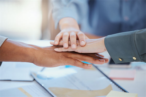 跨文化管理對企業(yè)全球化戰(zhàn)略實(shí)施的影響及應(yīng)對策略？