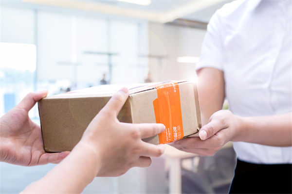 快遞員入職京東13年工資共100多萬，對其他企業(yè)有何啟示？