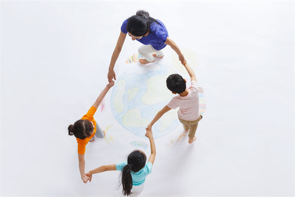 別讓盲卡盲盒“收割”孩子，關聯(lián)企業(yè)戰(zhàn)略怎么看？