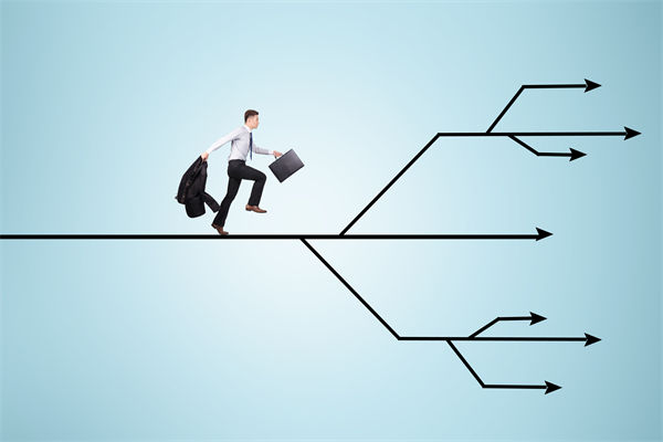 29歲女演員回應(yīng)在餐廳當(dāng)服務(wù)員，人力資源怎么看？