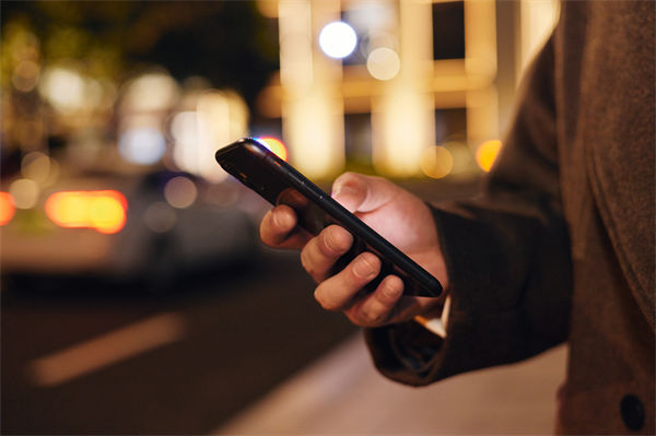 制造業(yè)管理：電子產(chǎn)品“防藍(lán)光”功能真能護(hù)眼嗎？