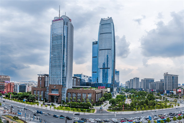 企業(yè)卡在增長瓶頸管理老套，東莞管理咨詢能劈開新路嗎？