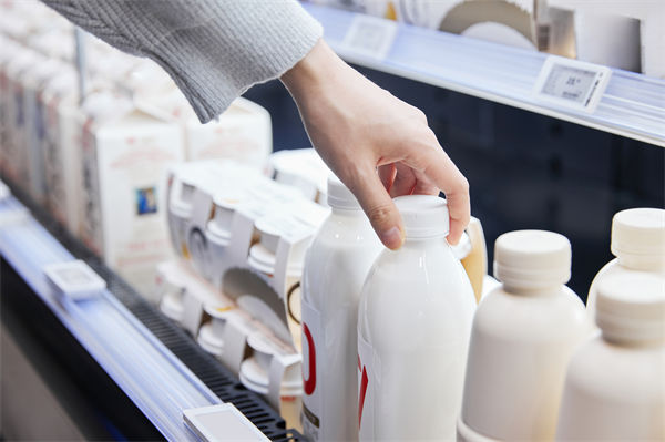 常溫純牛奶中禁止添加復原乳，集成供應鏈怎么看？